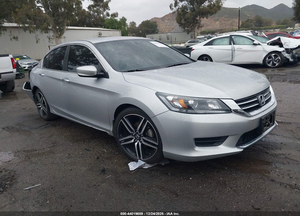 2013 HONDA ACCORD LX VIN: 1HGCR2F34DA111135