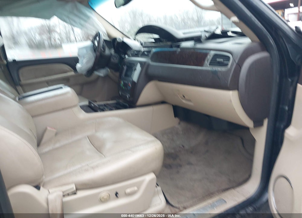 2010 GMC YUKON DENALI VIN: 1GKUCEEF3AR242012
