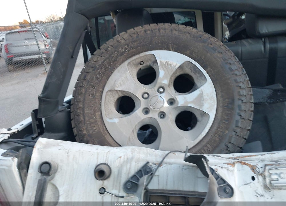 2017 JEEP WRANGLER UNLIMITED SAHARA 4X4 VIN: 1C4HJWEG2HL622571