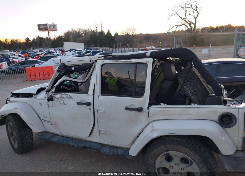 2017 JEEP WRANGLER UNLIMITED SAHARA 4X4 VIN: 1C4HJWEG2HL622571