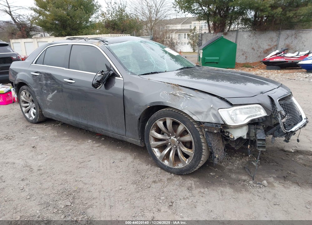 2019 CHRYSLER 300 LIMITED VIN: 2C3CCAEG0KH705884