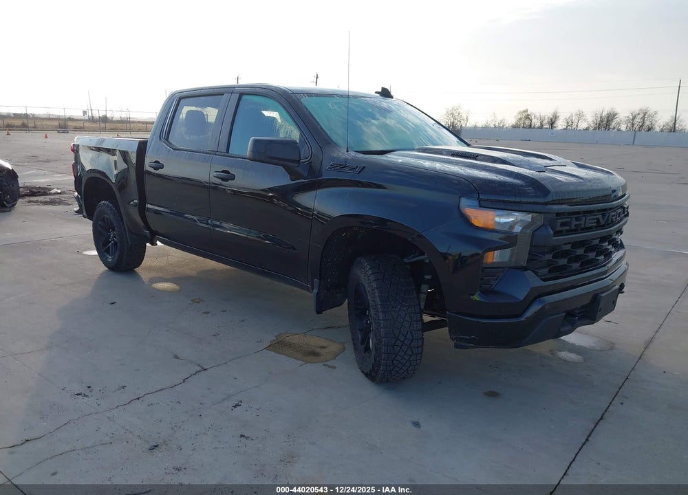 2025 CHEVROLET SILVERADO 1500 4WD  SHORT BED CUSTOM TRAIL BOSS VIN: 3GCUKCE85SG240798