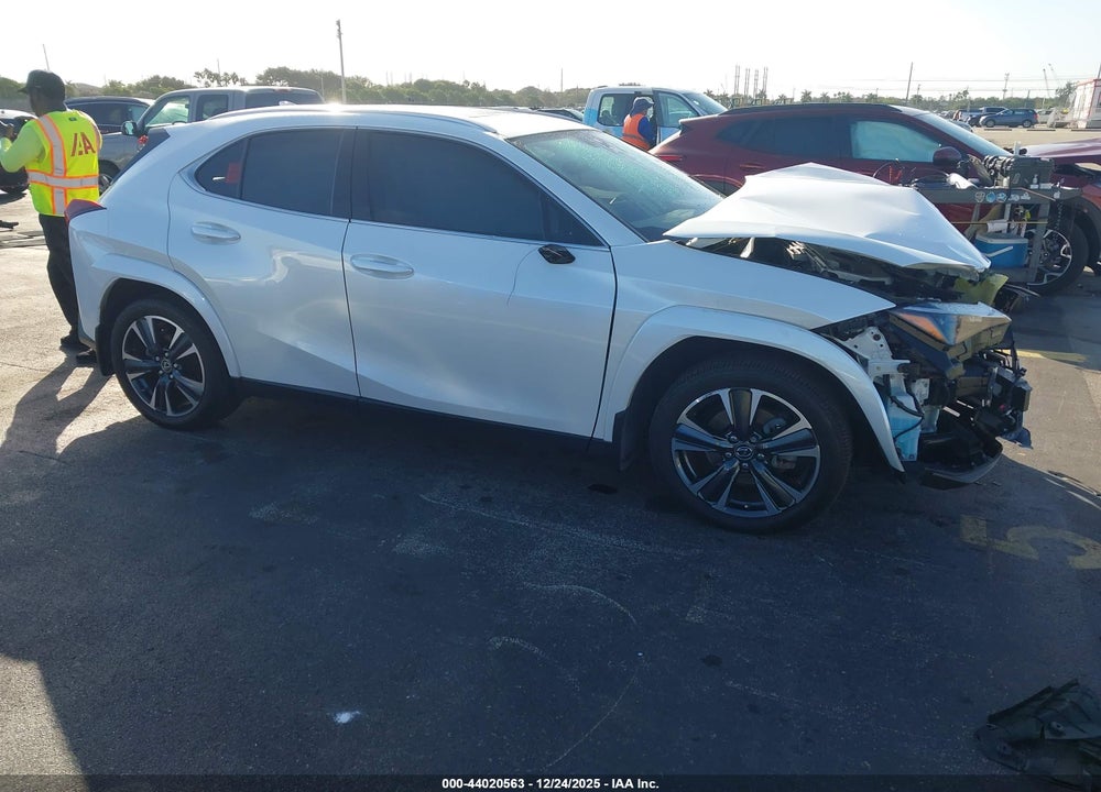 2024 LEXUS UX 250H PREMIUM VIN: JTHP6JBH5R2192019