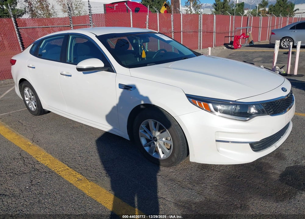 2018 KIA OPTIMA LX VIN: KNAGT4L38J5202623