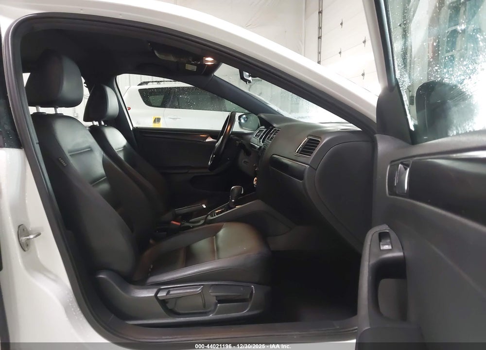 2018 VOLKSWAGEN JETTA 1.8T SE SPORT VIN: 3VWD17AJ9JM238309
