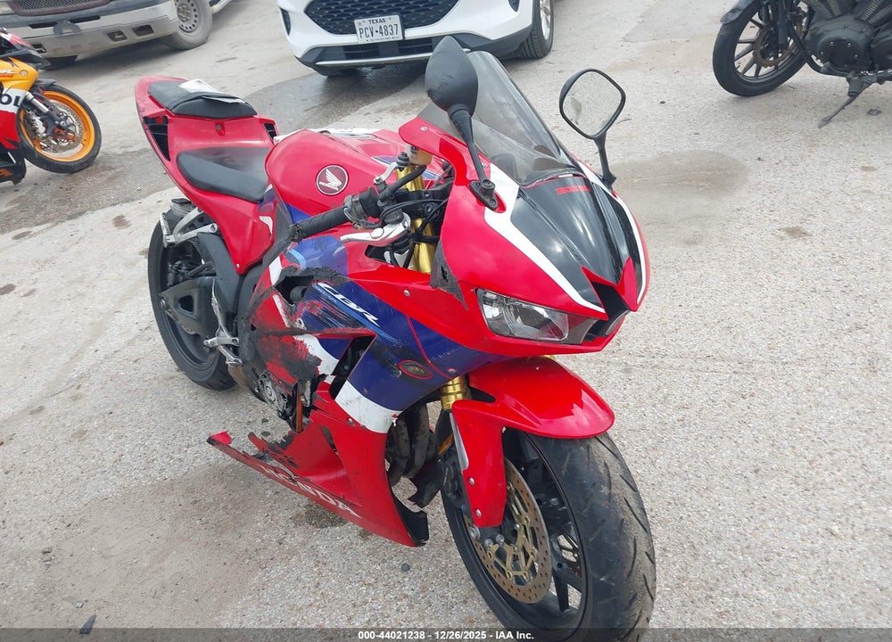 2021 HONDA CBR600 RR VIN: JH2PC40J3MK700134