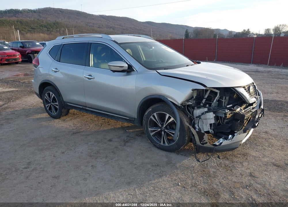 2018 NISSAN ROGUE SL VIN: JN8AT2MV7JW318603