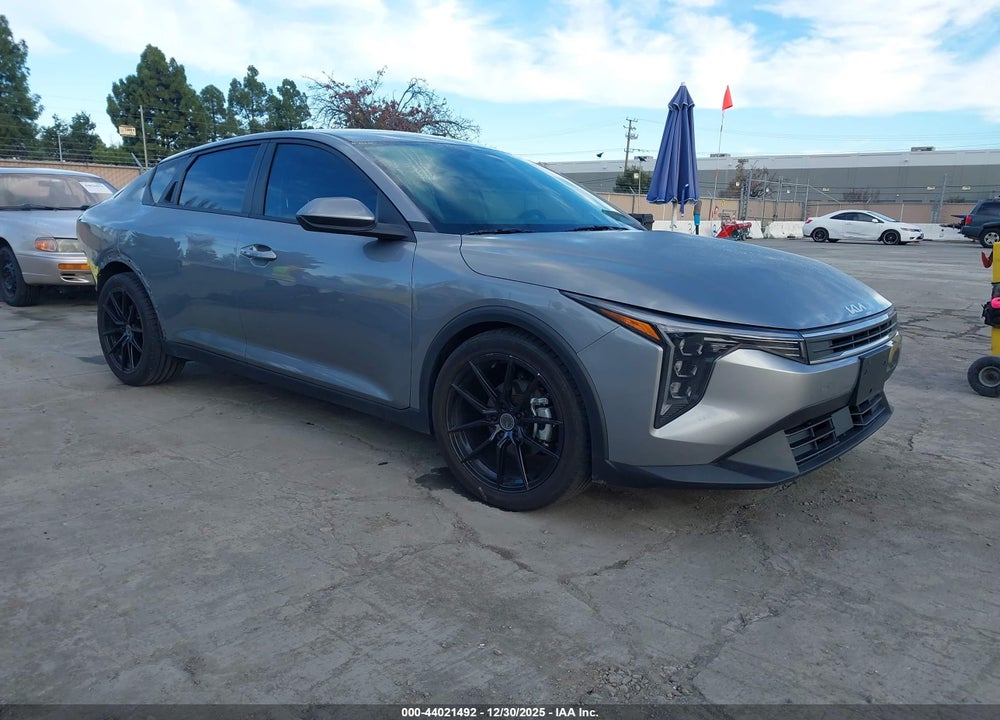 2025 KIA K4 LXS VIN: 3KPFT4DE2SE109696