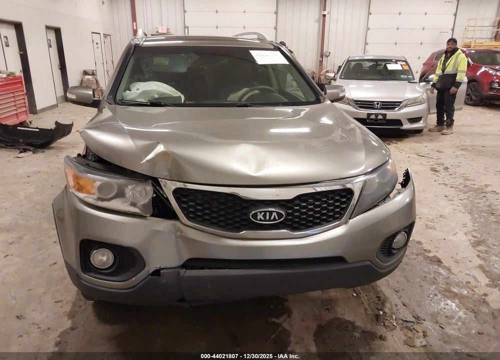 2013 KIA SORENTO EX V6 VIN: 5XYKU4A27DG351301