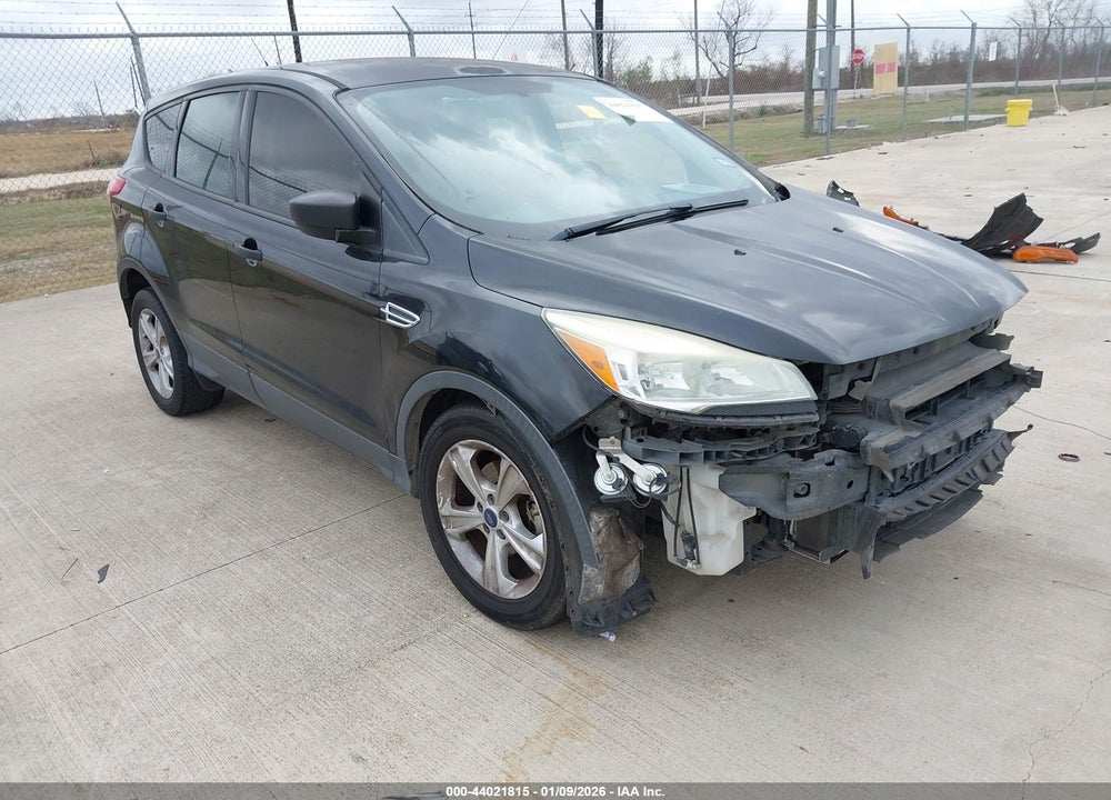 2014 FORD ESCAPE S VIN: 1FMCU0F71EUE57143