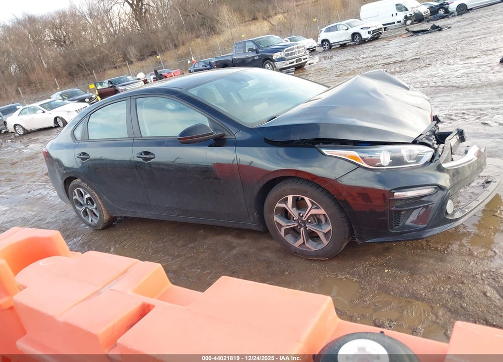 2021 KIA FORTE LXS VIN: 3KPF24AD9ME305412