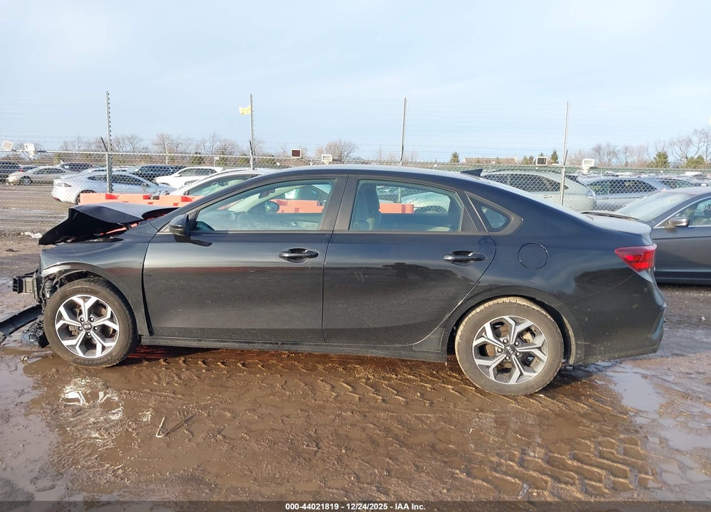 2021 KIA FORTE LXS VIN: 3KPF24AD9ME305412