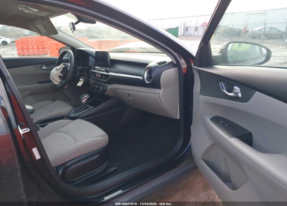 2021 KIA FORTE LXS VIN: 3KPF24AD9ME305412