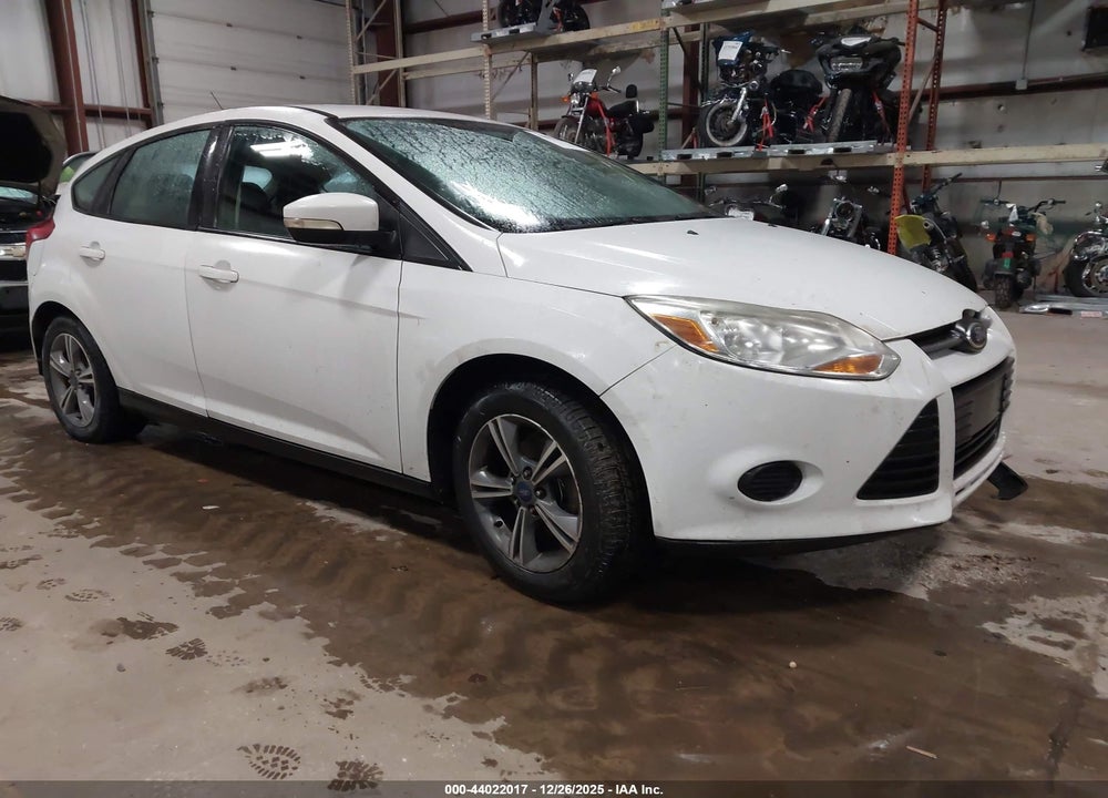 2014 FORD FOCUS SE VIN: 1FADP3K21EL308318