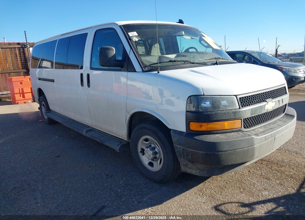 2023 CHEVROLET EXPRESS PASSENGER RWD 3500 EXTENDED WHEELBASE LS VIN: 1GAZGNFP9P1234221