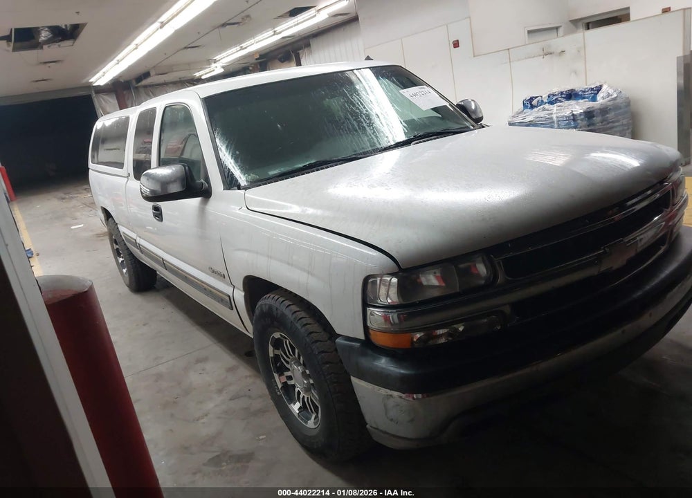 2000 CHEVROLET SILVERADO 1500 LS VIN: 1GCEC19V6YZ318567