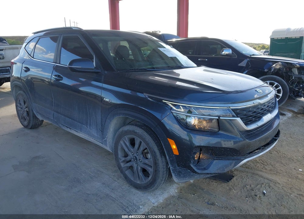 2021 KIA SELTOS S VIN: KNDEUCAA1M7126092