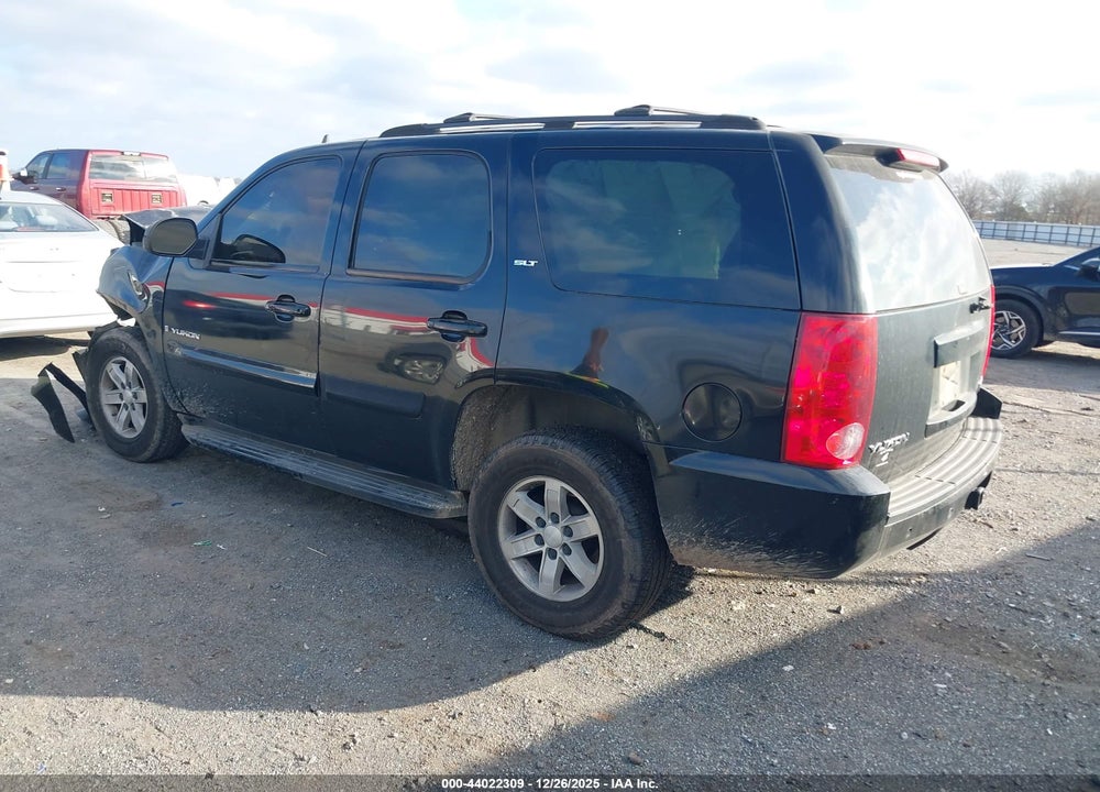 2007 GMC YUKON SLT VIN: 1GKFC13027J109975