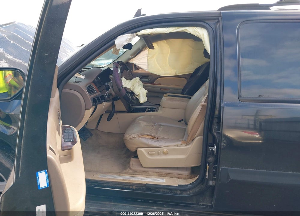 2007 GMC YUKON SLT VIN: 1GKFC13027J109975