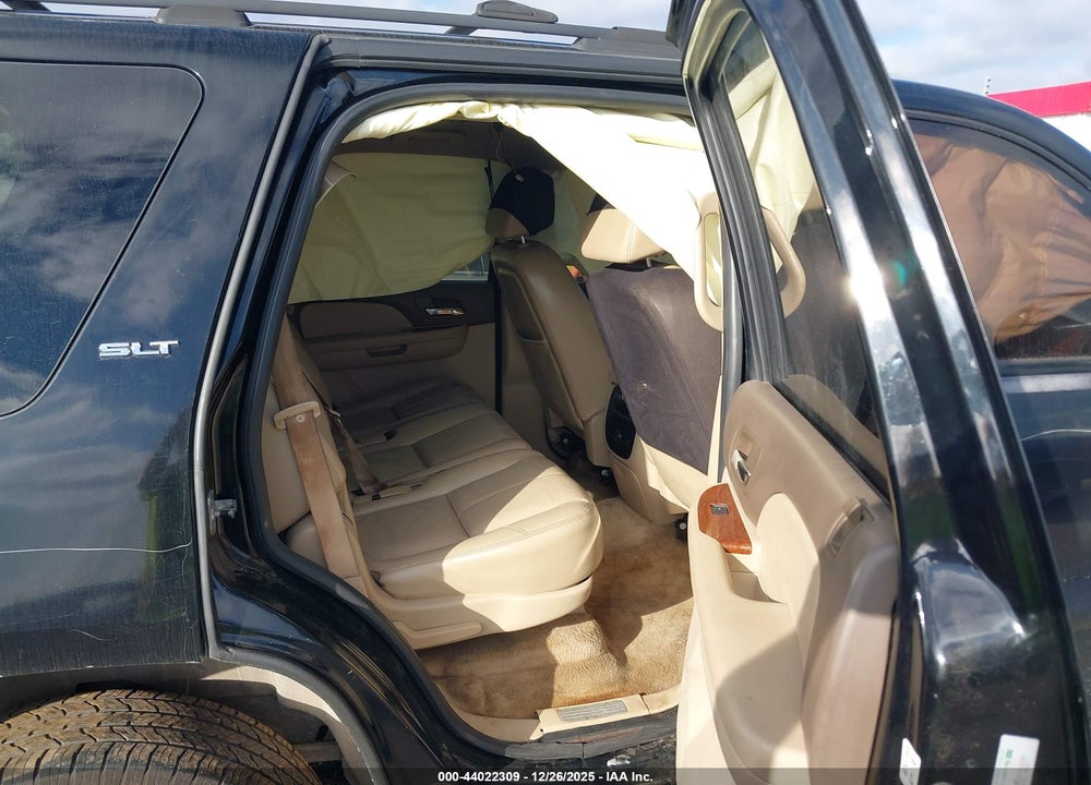 2007 GMC YUKON SLT VIN: 1GKFC13027J109975