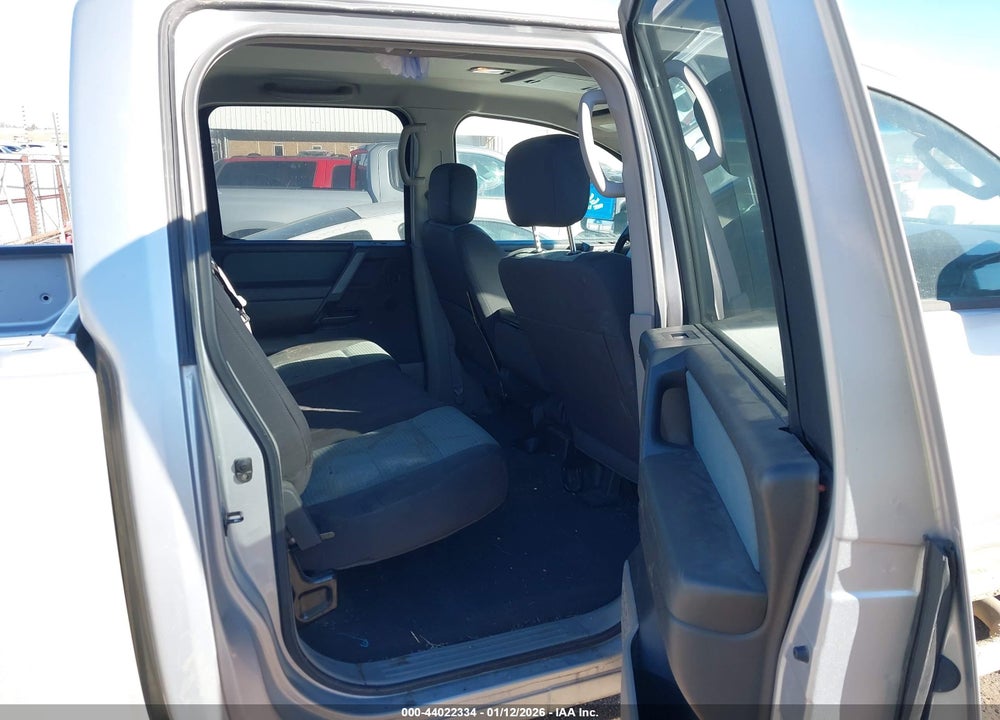 2004 NISSAN TITAN SE VIN: 1N6AA07B04N568540