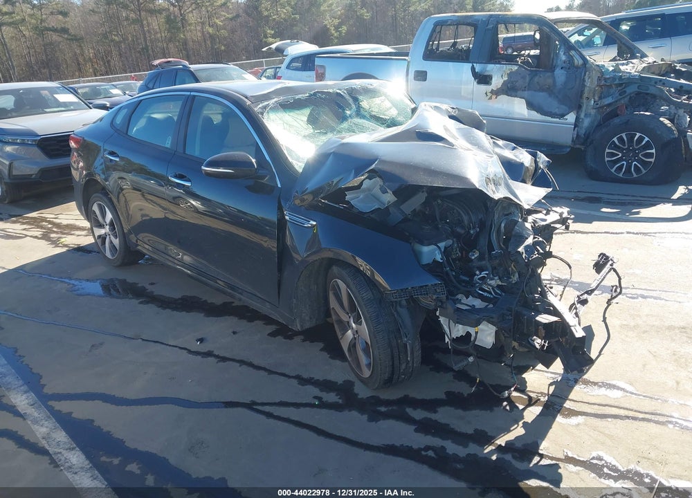 2020 KIA OPTIMA S VIN: 5XXGT4L39LG449618