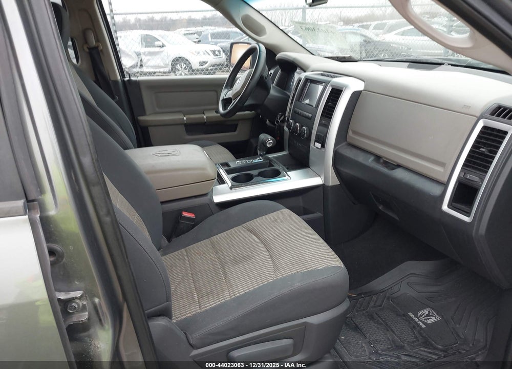 2012 RAM 1500 SLT VIN: 1C6RD7GT2CS171840