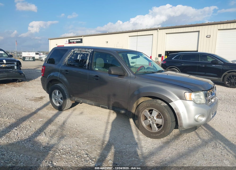 2010 FORD ESCAPE XLS VIN: 1FMCU0C74AKC42026
