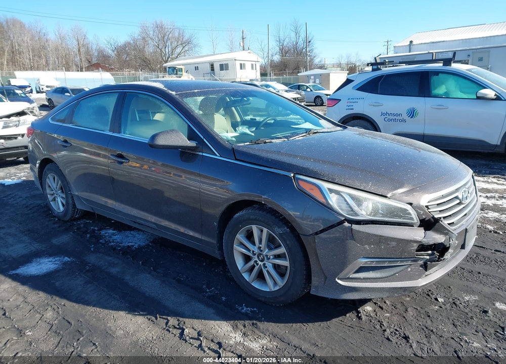 2015 HYUNDAI SONATA SE VIN: 5NPE24AF0FH205467