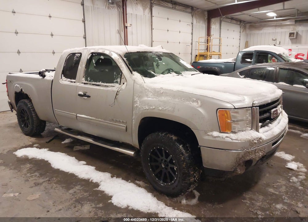 2010 GMC SIERRA 1500 SLE VIN: 1GTSKVE33AZ257217