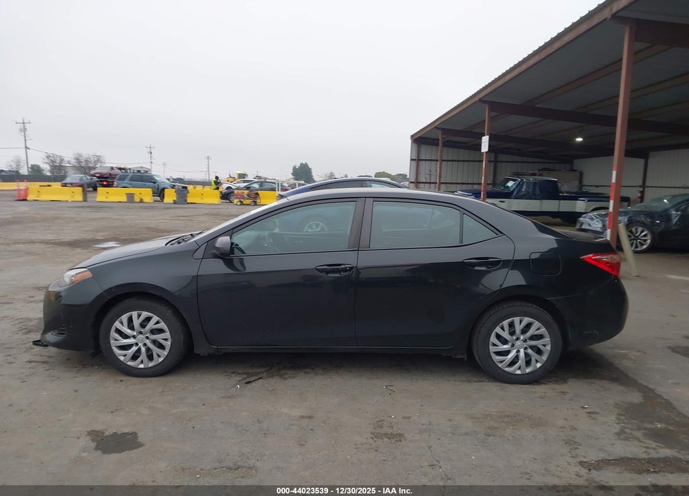 2018 TOYOTA COROLLA LE VIN: 2T1BURHE6JC021850