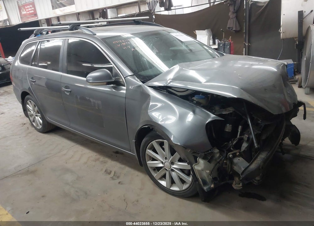 2011 VOLKSWAGEN JETTA SPORTWAGEN 2.0L TDI VIN: 3VWPL7AJ1BM608872