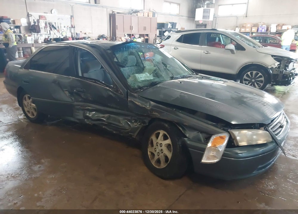 2001 TOYOTA CAMRY LE VIN: JT2BG22K810533349