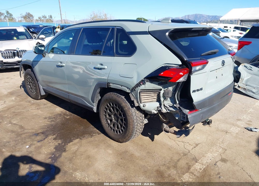 2019 TOYOTA RAV4 XLE VIN: JTMW1RFV3KD507811
