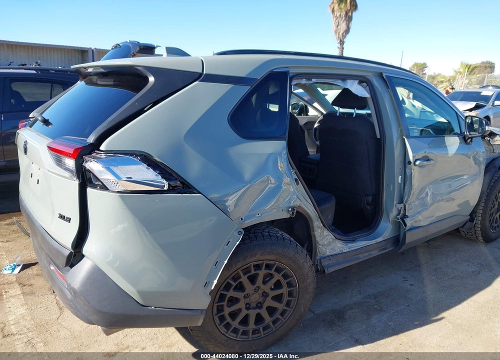 2019 TOYOTA RAV4 XLE VIN: JTMW1RFV3KD507811