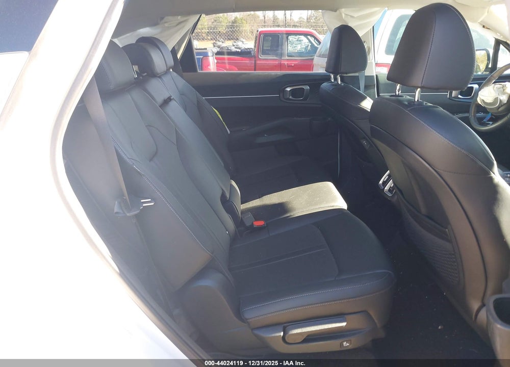 2025 KIA SORENTO S VIN: 5XYRLDJC3SG383640
