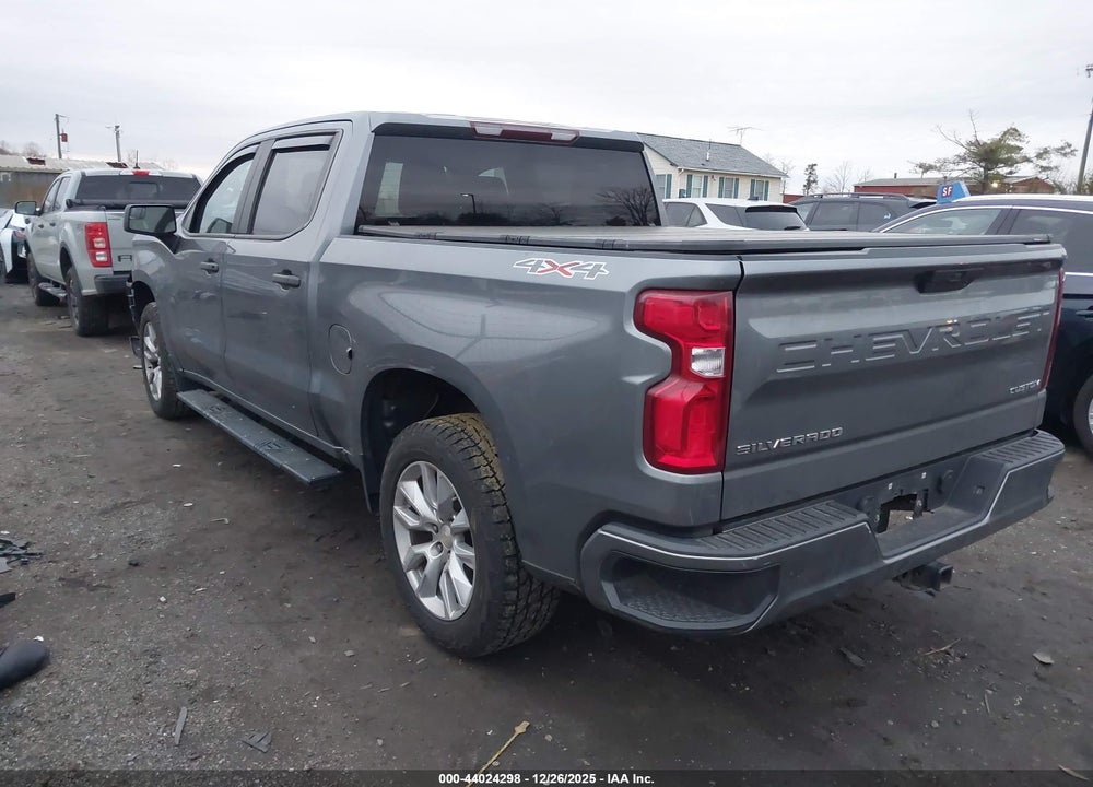 2020 CHEVROLET SILVERADO 1500 4WD  SHORT BED CUSTOM VIN: 3GCPYBEHXLG349989