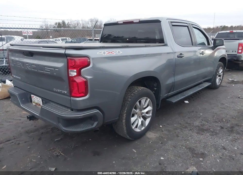 2020 CHEVROLET SILVERADO 1500 4WD  SHORT BED CUSTOM VIN: 3GCPYBEHXLG349989