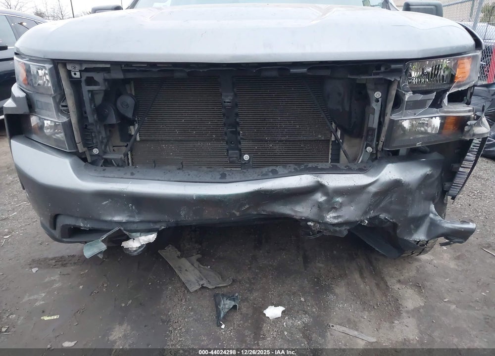 2020 CHEVROLET SILVERADO 1500 4WD  SHORT BED CUSTOM VIN: 3GCPYBEHXLG349989