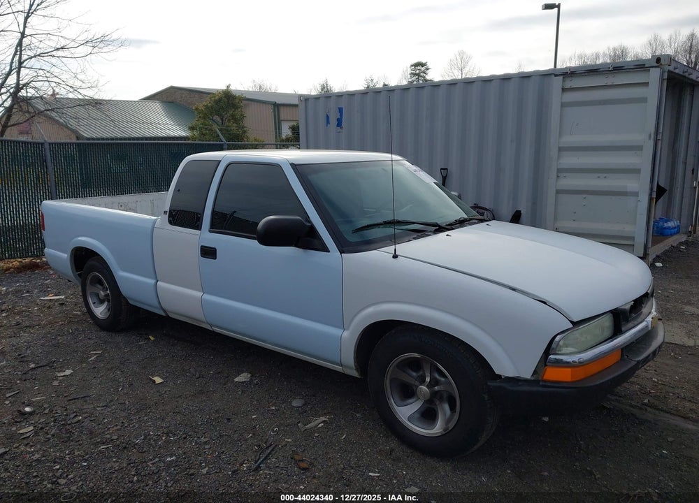 2002 CHEVROLET S-10 LS VIN: 1GCCS195028142185