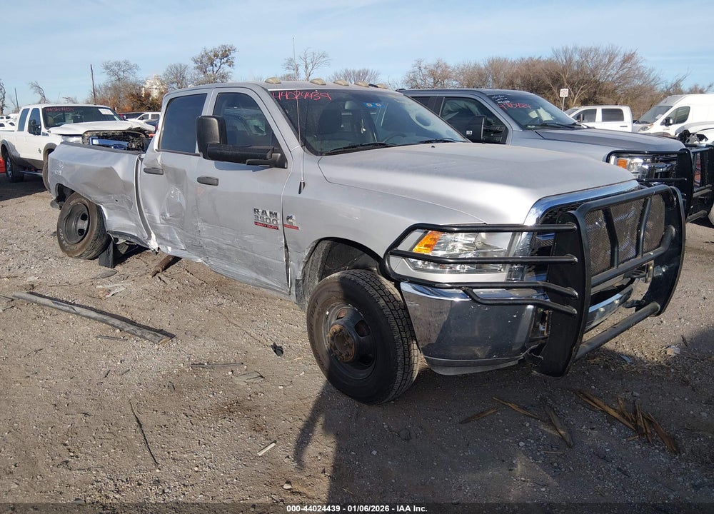 2015 RAM 3500 TRADESMAN VIN: 3C63RRGLXFG542323