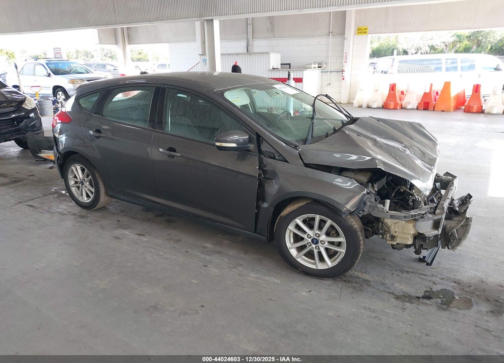 2015 FORD FOCUS SE VIN: 1FADP3K22FL306515