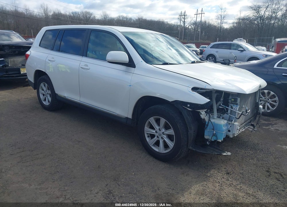 2013 TOYOTA HIGHLANDER BASE V6 VIN: 5TDBK3EH3DS213661