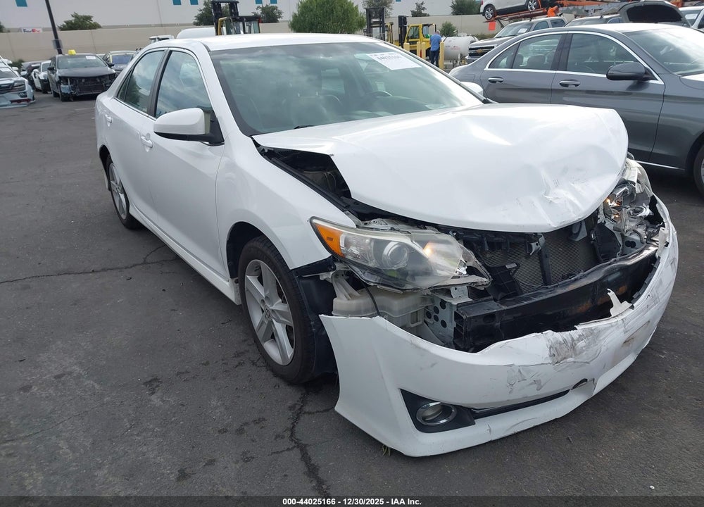 2014 TOYOTA CAMRY SE VIN: 4T1BF1FK3EU395194