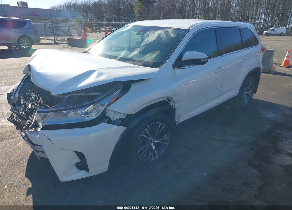 2019 TOYOTA HIGHLANDER LE VIN: 5TDBZRFH2KS986907