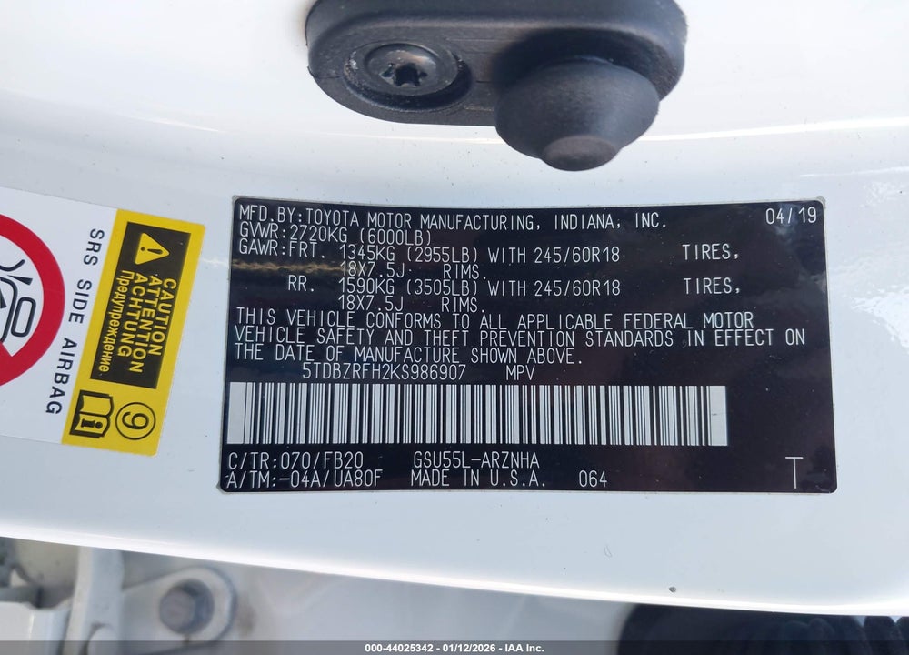 2019 TOYOTA HIGHLANDER LE VIN: 5TDBZRFH2KS986907
