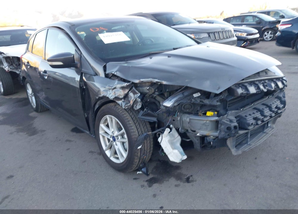2015 FORD FOCUS SE VIN: 1FADP3K20FL385456