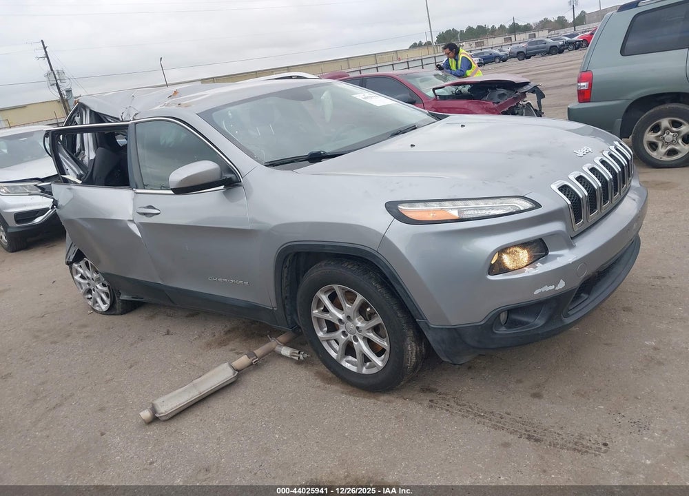 2014 JEEP CHEROKEE LATITUDE VIN: 1C4PJLCB1EW319633