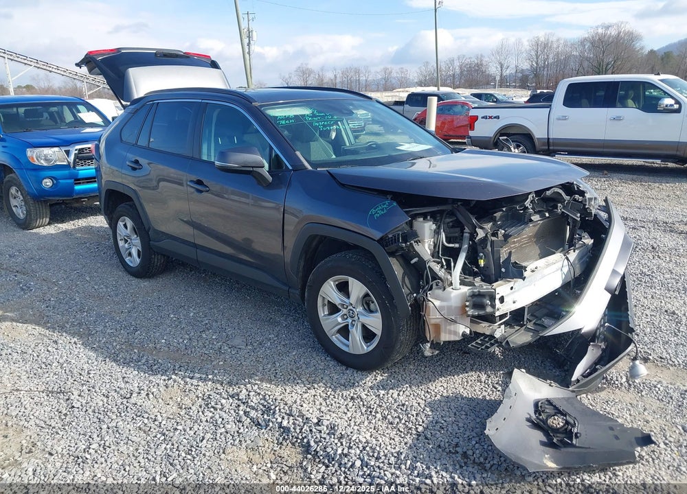 2019 TOYOTA RAV4 XLE VIN: 2T3W1RFV4KW046427