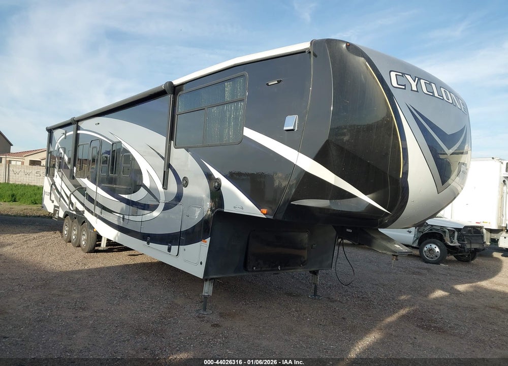 2019 HEARTLAND CYCLONE VIN: 5SFCG443XKE403488
